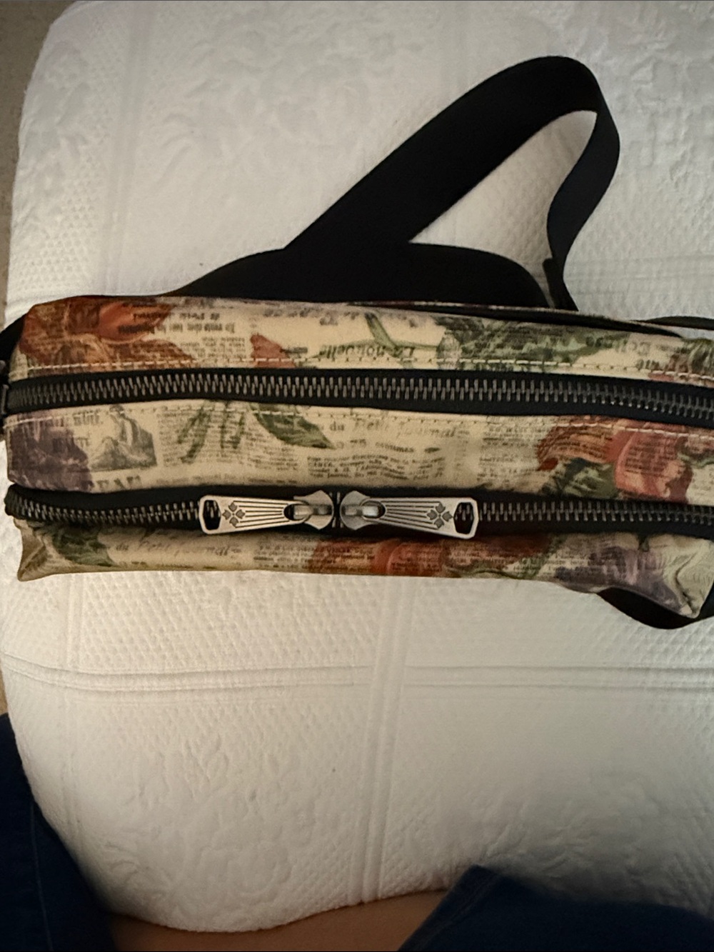 Patricia Nash Beige Floral Print Crossbody with Black Strap - Picture 10 of 16